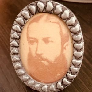 Vintage Hearts Oval Photo Frame